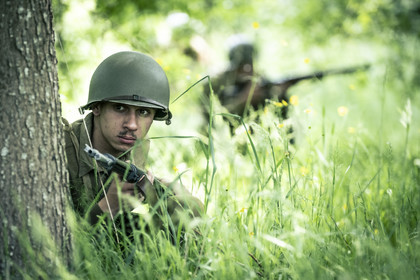 19450419-combats-dans-la-poche-de-saint-nazaire.jpg