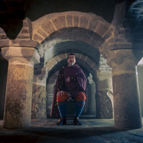970 - Juhel Berenger, comte de Rennes, inspecte la fin des travaux de la crypte de Saint-Melar