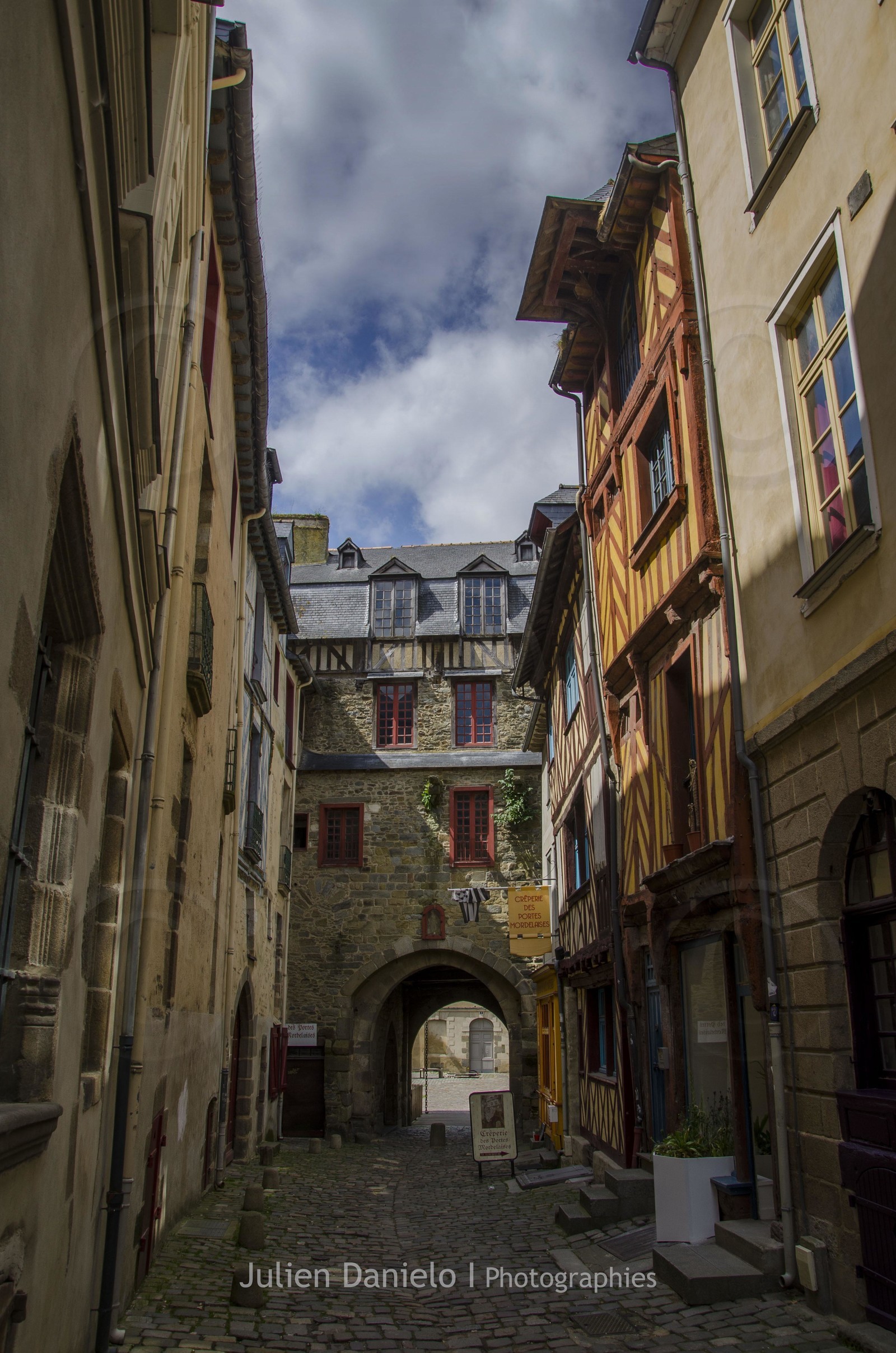 La rue de la Porte Mordelaise