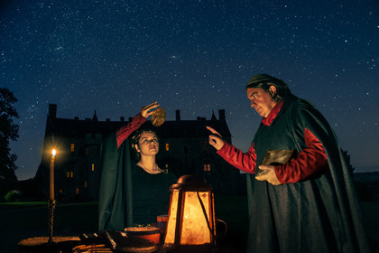 1358-tiphaine-raguenel-et-son-maitre-d-astrologie-yves-dariam.jpg