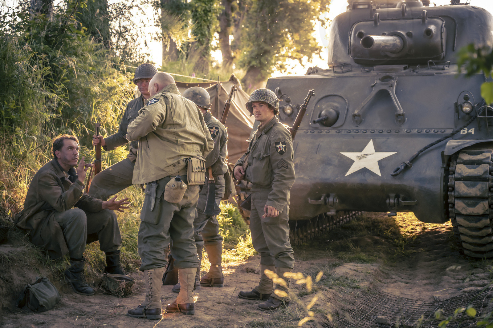19440803-prisonnier-allemand-interroge-par-des-soldats-americains-a-l-approche-de-saint-malo.jpg 19440803-prisonnier-allemand-interroge-par-des-soldats-americains-a-l-approche-de-saint-malo.jpg